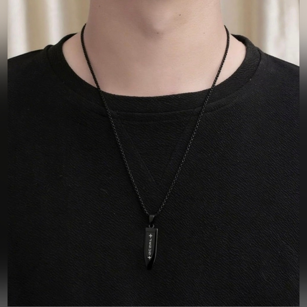 Jesus Pendant Necklace - Picture 2 of 5